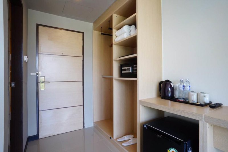 Beston Pattaya Hotel - Снимка 1