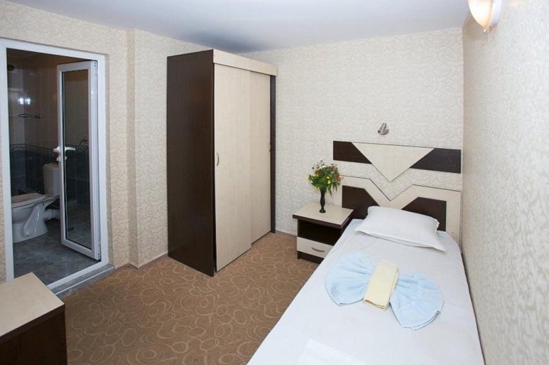 Хотел Елвира - Снимка 8