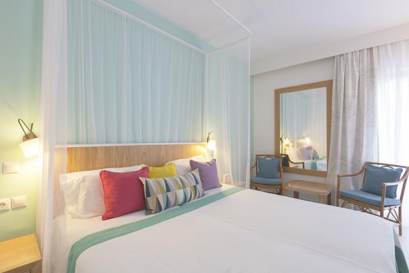 Eagles Palace - Снимка 3