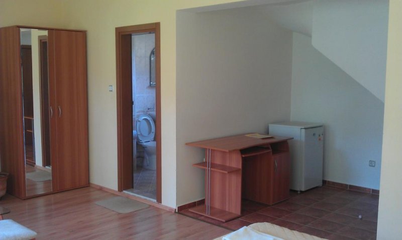 Хотелки комплекс Край Реката - Снимка 3