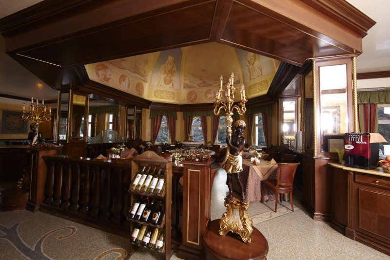 Хотел Феста Уинтър Палас - Снимка 4