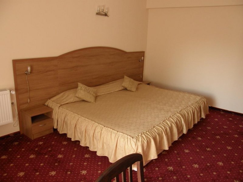 Хотел Център - Снимка 2