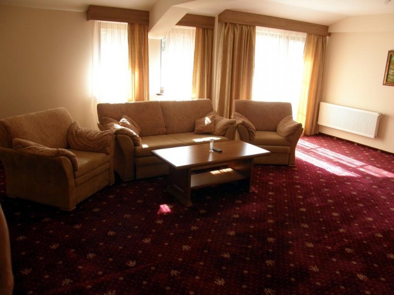 Хотел Център - Снимка 1