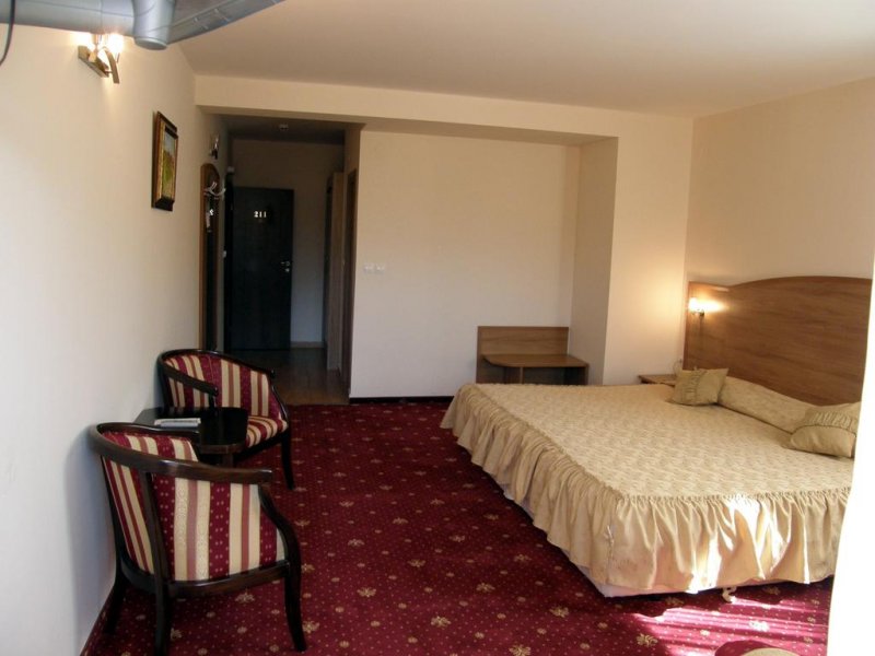 Хотел Център - Снимка 8