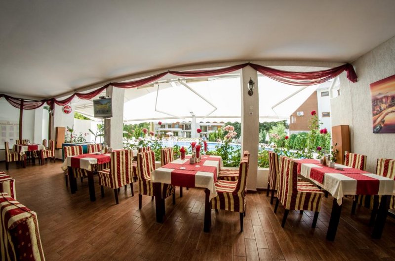 Апартхотел Месамбрия Форт Бийч - Снимка 4