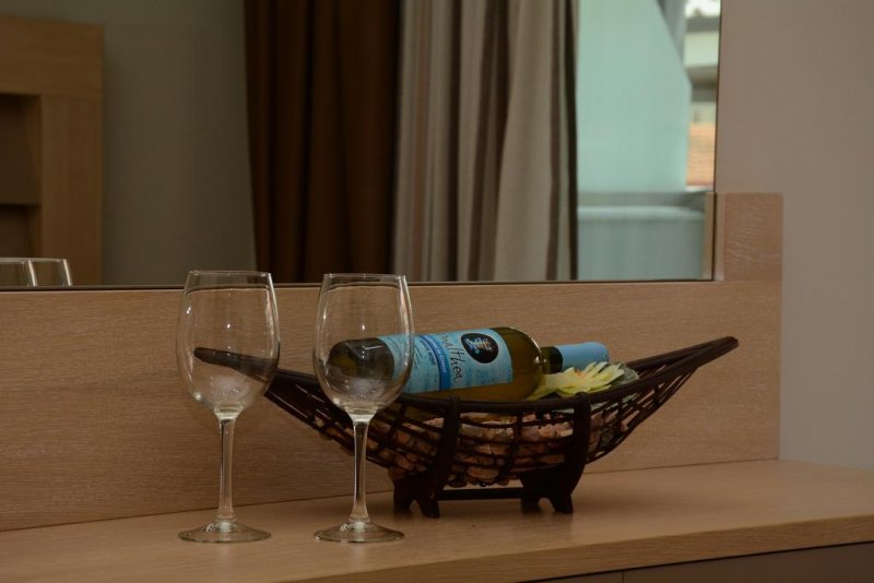 Amalthea Palace - Снимка 3