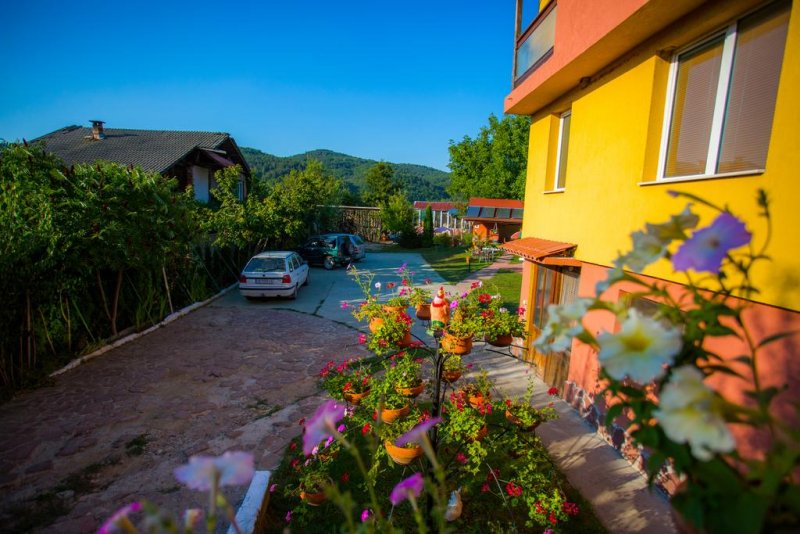 Къща за гости Ливадето - Снимка 9