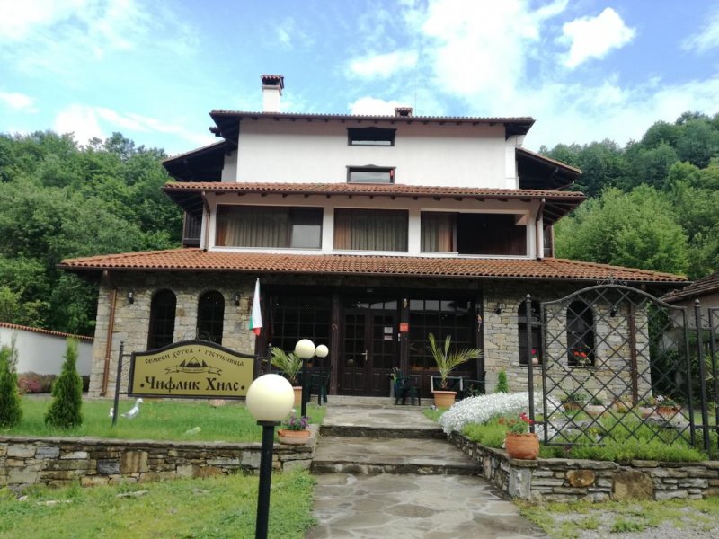 Семеен хотел Чифлик Хилс и СПА - Снимка 0