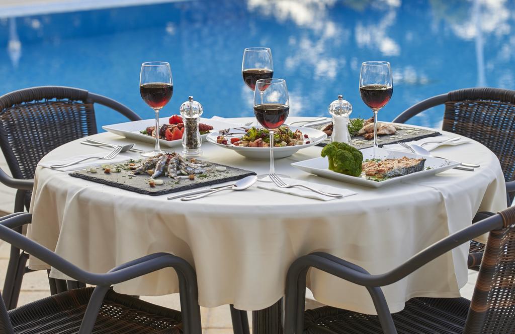 Майски празници: 3 нощувки със закуски в Rema Hotel 3*, Халкидики, Гърция! - Снимка 32