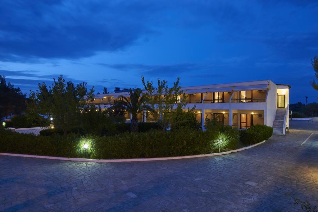 Майски празници: 3 нощувки със закуски в Rema Hotel 3*, Халкидики, Гърция! - Снимка 16