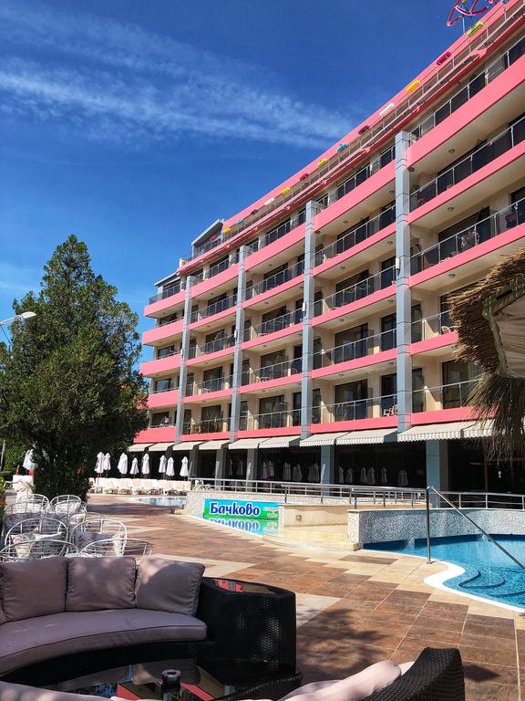 Еднодневен пакет на база All Inclusive Light + ползване на басейн в Хотел Фламинго, Слънчев бряг - Снимка 