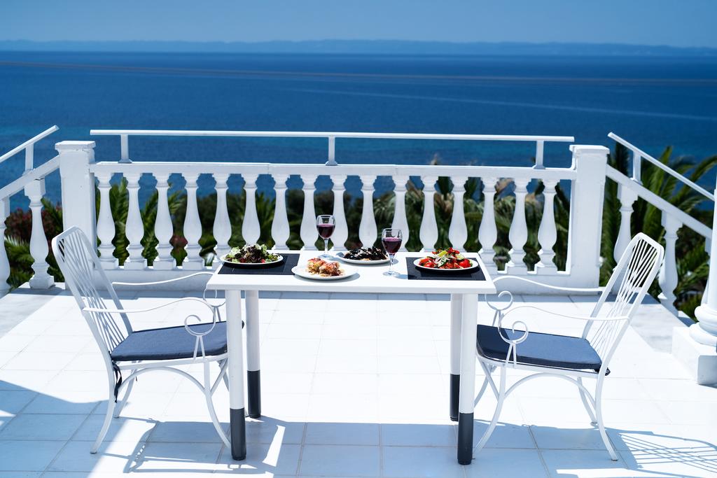 През Юли и Август: 5 нощувки със закуски и вечери в Bianco Olympico Resort 4*, Халкидики, Гърция! - Снимка 3