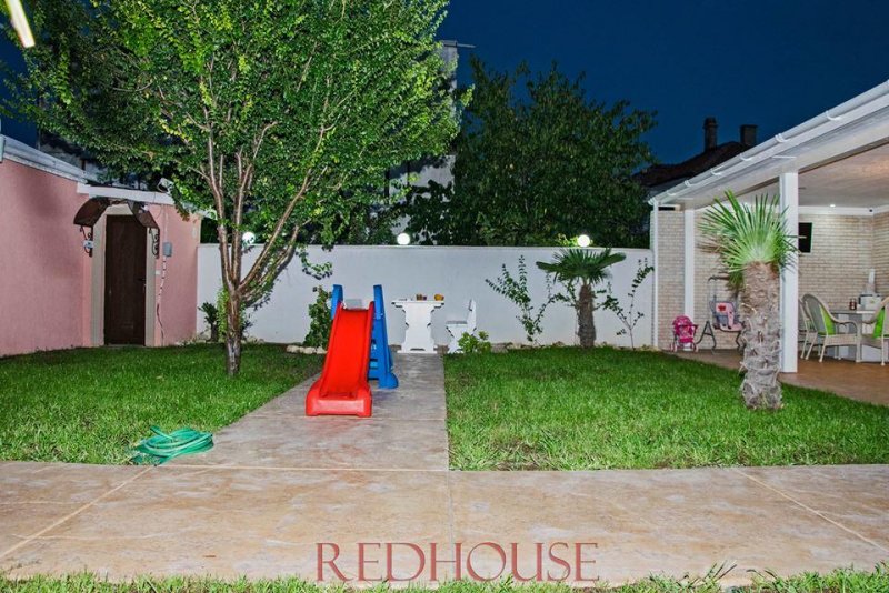 Семеен хотел Ред Хаус - Снимка 3