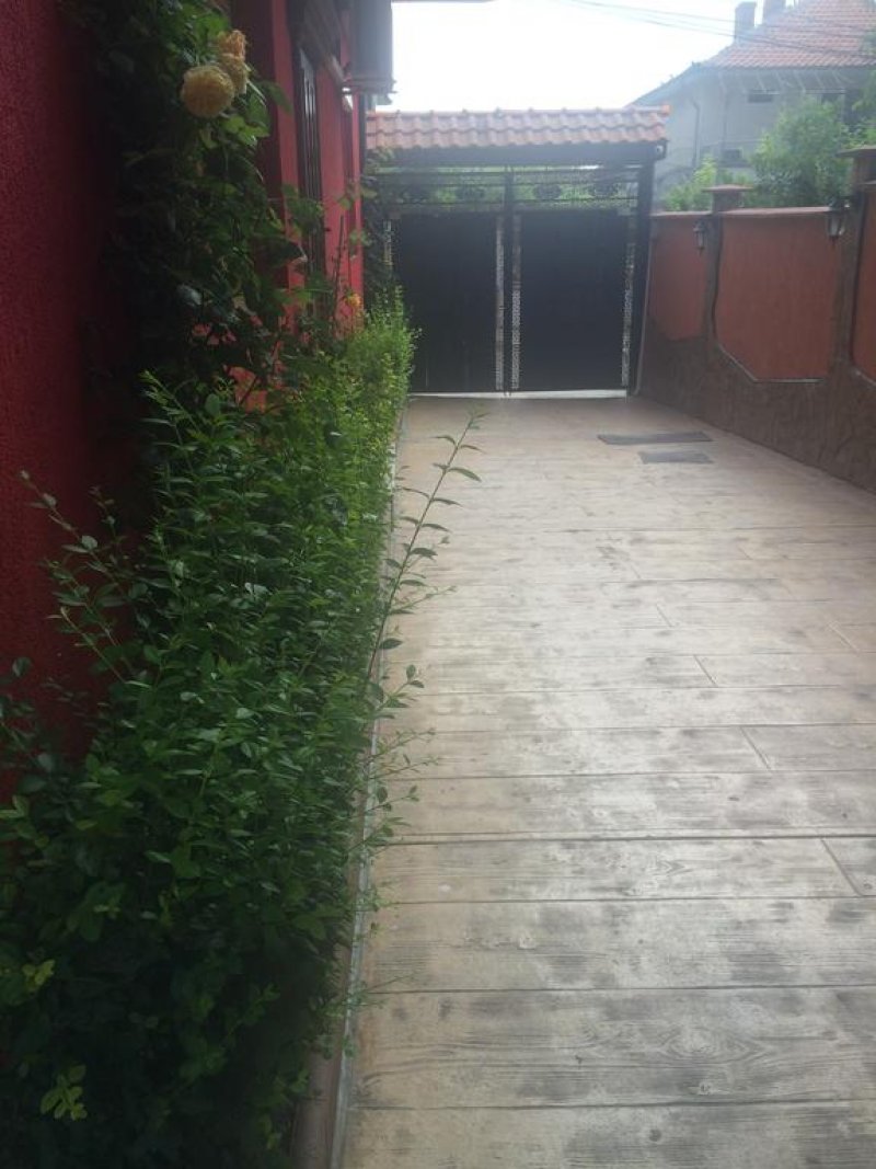 Семеен хотел Ред Хаус - Снимка 11