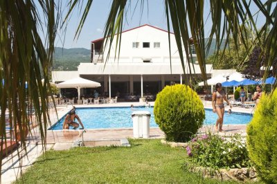 Sun Beach Hotel - Снимка 1
