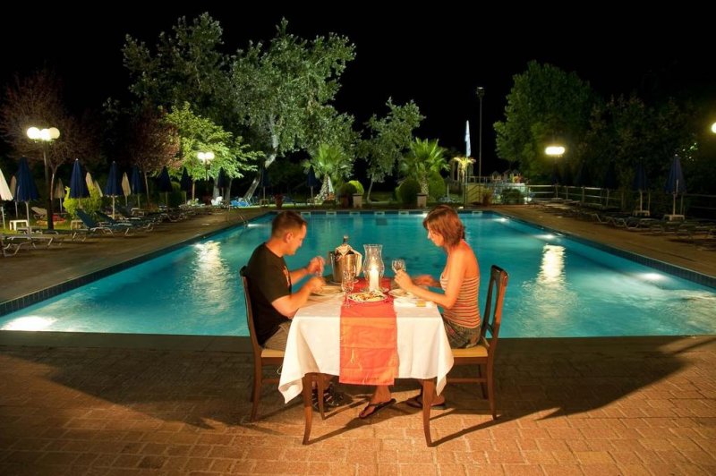 Sun Beach Hotel - Снимка 1