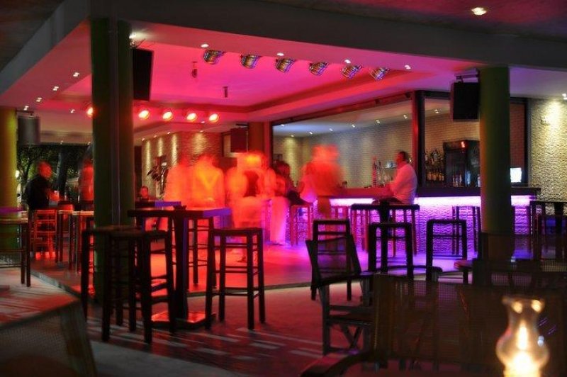 Sun Beach Hotel - Снимка 8