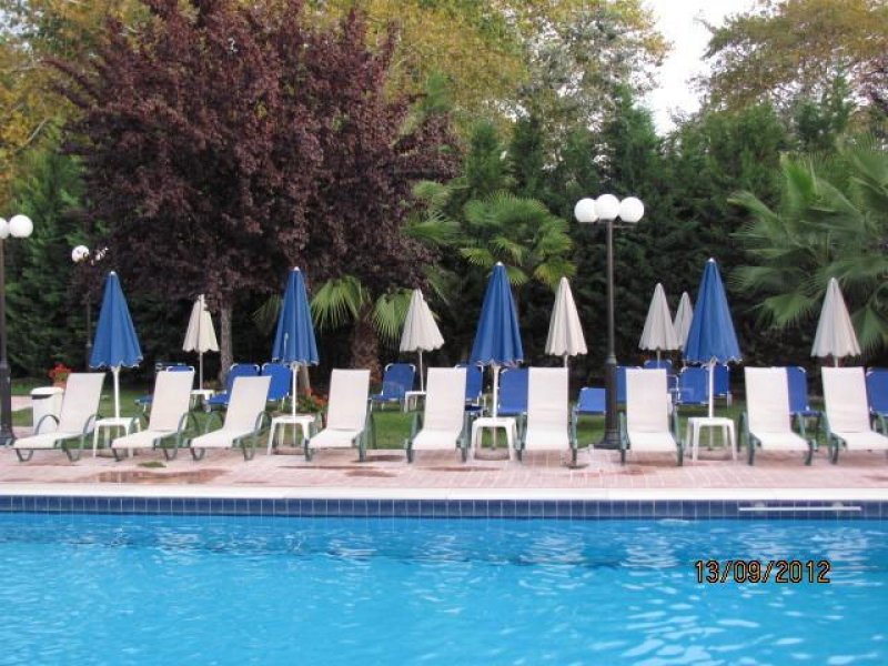 Sun Beach Hotel - Снимка 1