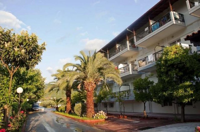 Sun Beach Hotel - Снимка 1