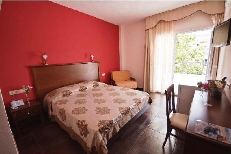 Sun Beach Hotel - Снимка 11