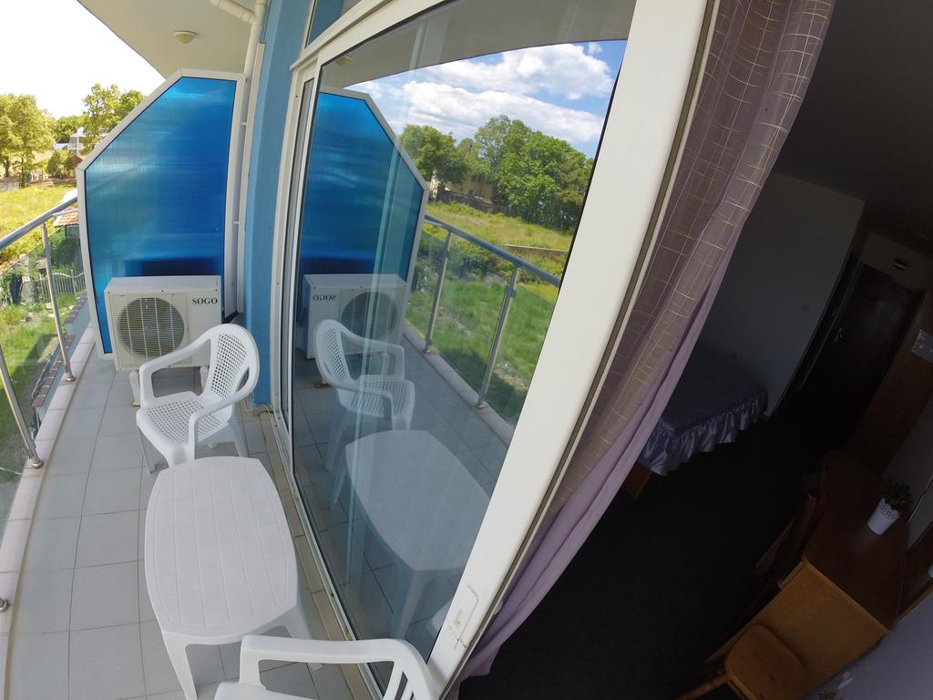 Нощувка на човек със закуска, обяд и вечеря + басейн и джакузи в хотел Китен Палас, на 50м. от морето - Снимка 6