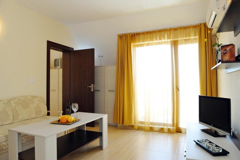 Хотел Ирис - Снимка 11