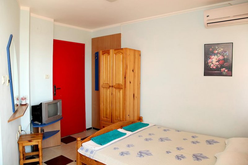 Къща за гости Бостън - Снимка 9