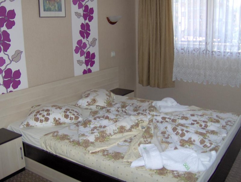 Семеен хотел Еос - Снимка 1