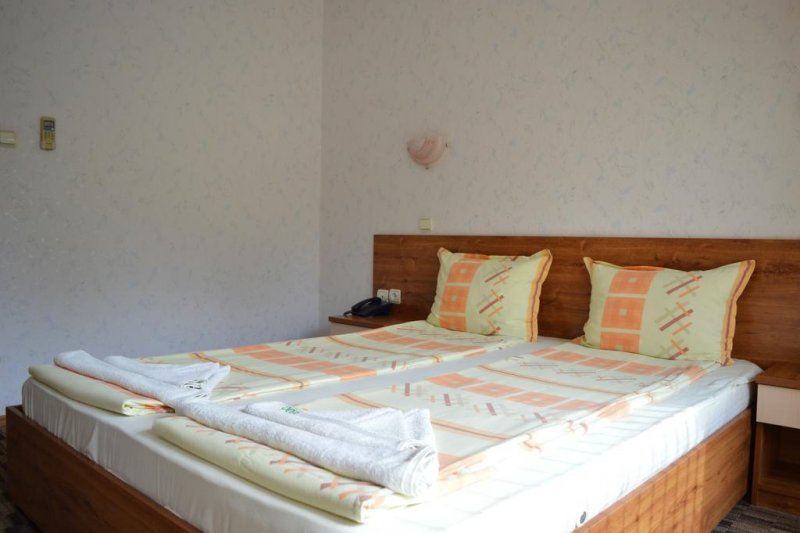 Семеен хотел Еос - Снимка 1