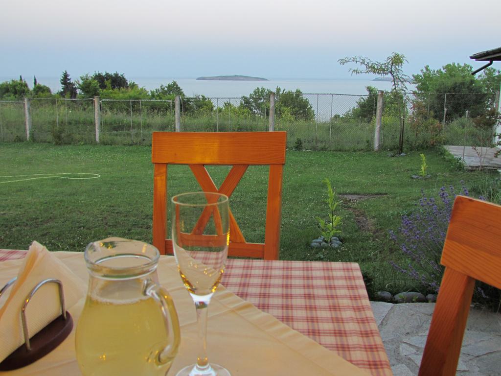 Великден на брега на морето в бунгала Панорама, Черноморец! 2 или 3 нощувки на човек със закуски и вечери + празничен обяд - Снимка 6