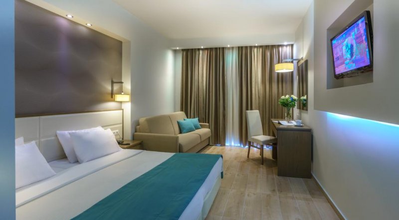 Cosmopolitan Hotel & Spa - Снимка 11