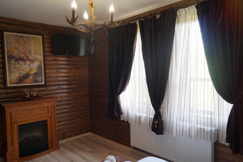  Къща за гости Вила Поликсениа Петиня - Снимка 2