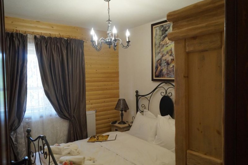 Къща за гости Вила Поликсениа Петиня - Снимка 5