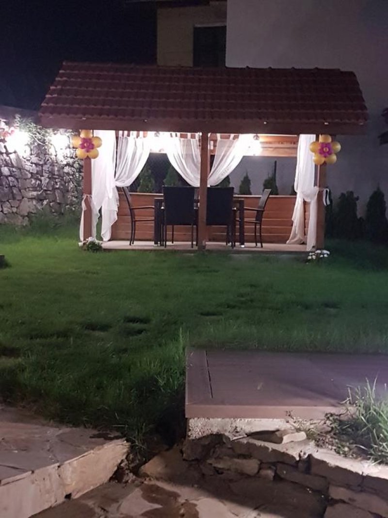 Къща за гости Вила Поликсениа Петиня - Снимка 2