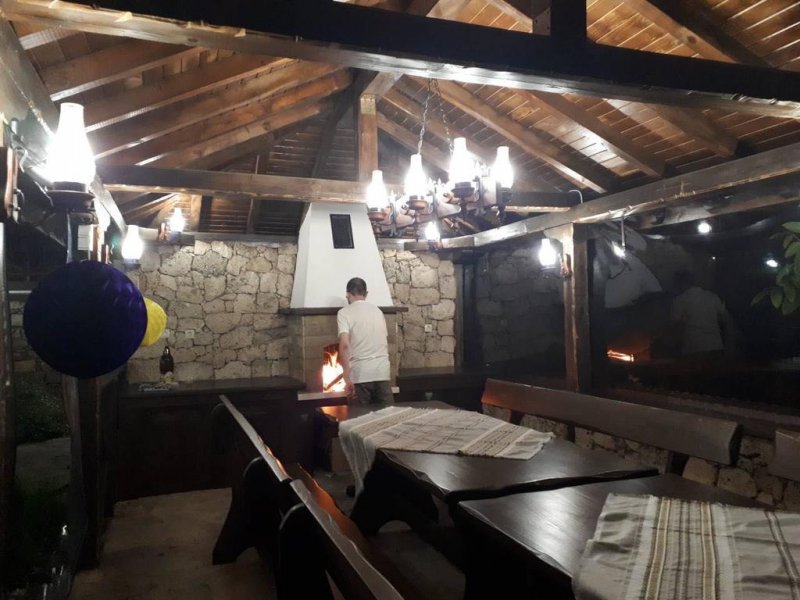  Къща за гости Вила Поликсениа Петиня - Снимка 5