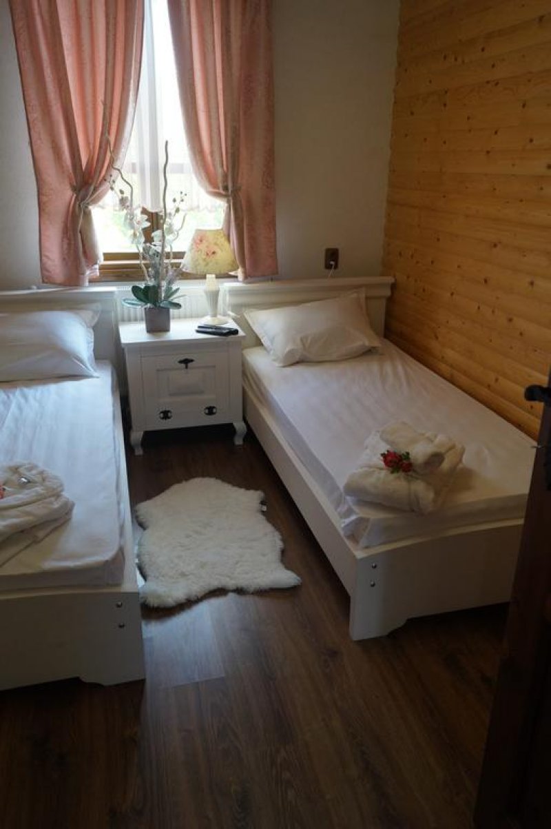 Къща за гости Вила Поликсениа Петиня - Снимка 3