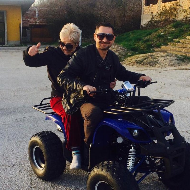 Къща за гости Вила Поликсениа Петиня - Снимка 1