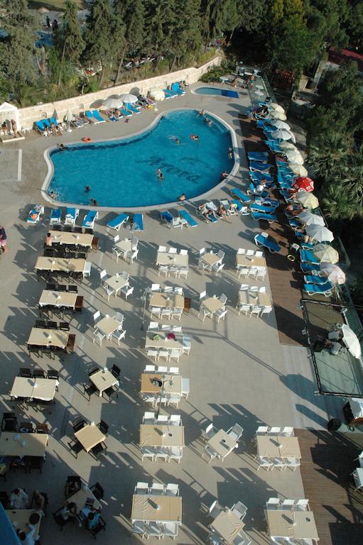 Цяло лято в Кушадасъ, на 40м. от плажа! 7 нощувки със закуски и вечери + басейн и частен плаж в хотел Arora - Снимка 6