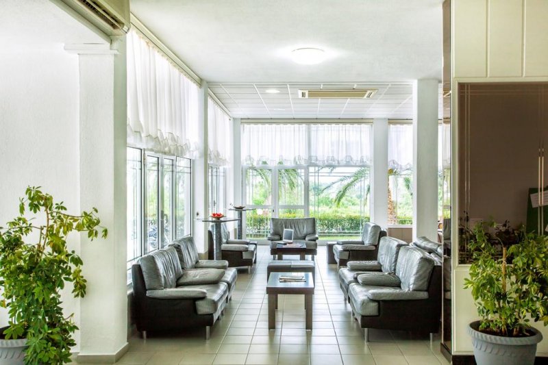 Port Marina - Снимка 5