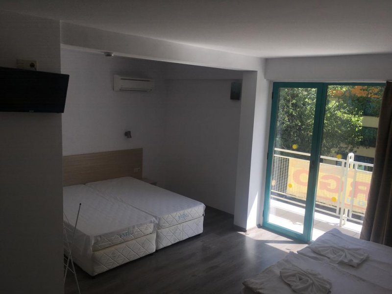 Хотел Ларго - Снимка 8