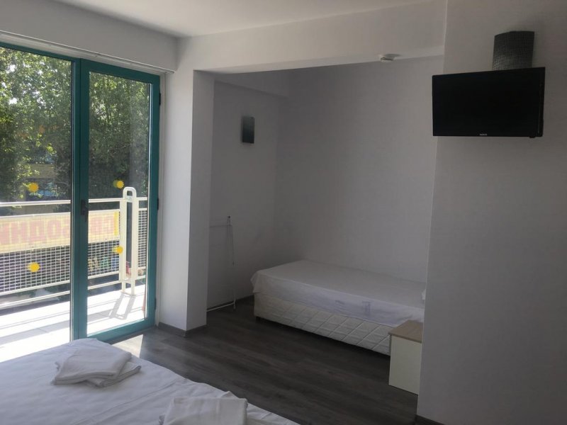 Хотел Ларго - Снимка 1