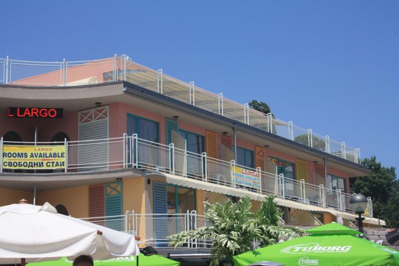 Хотел Ларго - Снимка 1