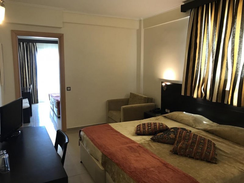 Hanioti GrandOtel Hotel - Снимка 1