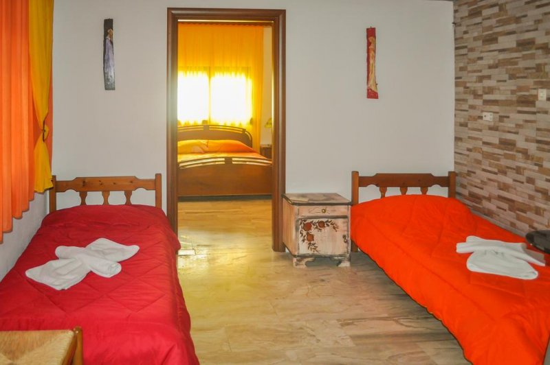 Ifigenia Apartments - Снимка 4