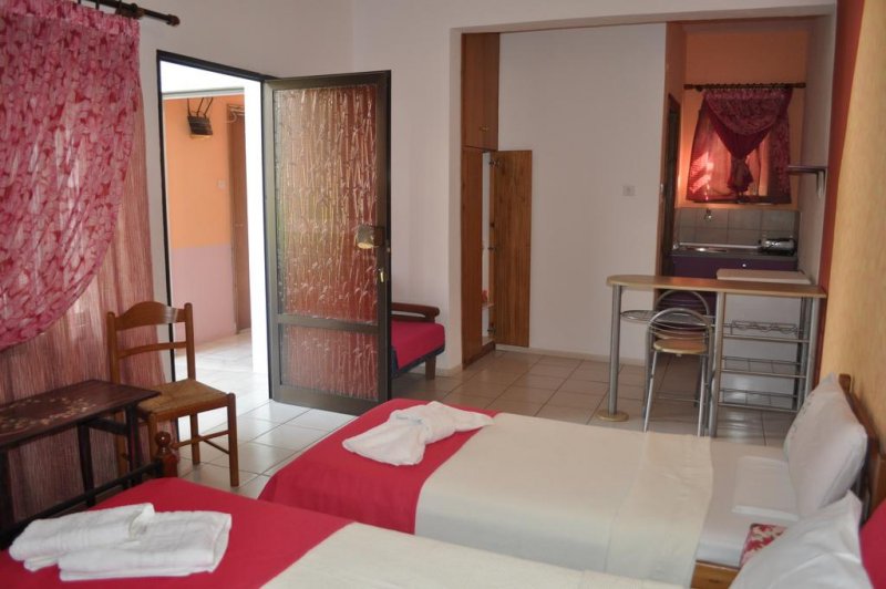 Ifigenia Apartments - Снимка 3