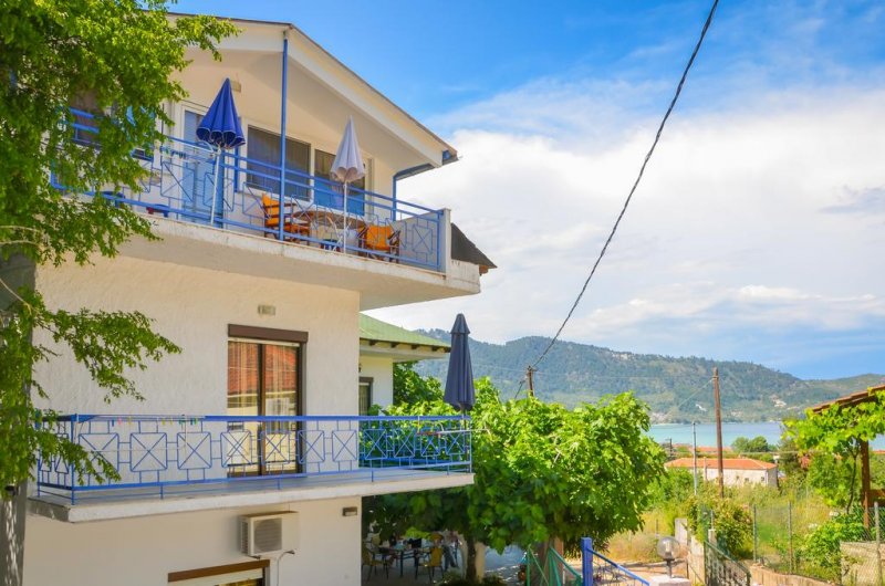 Ifigenia Apartments - Снимка 3