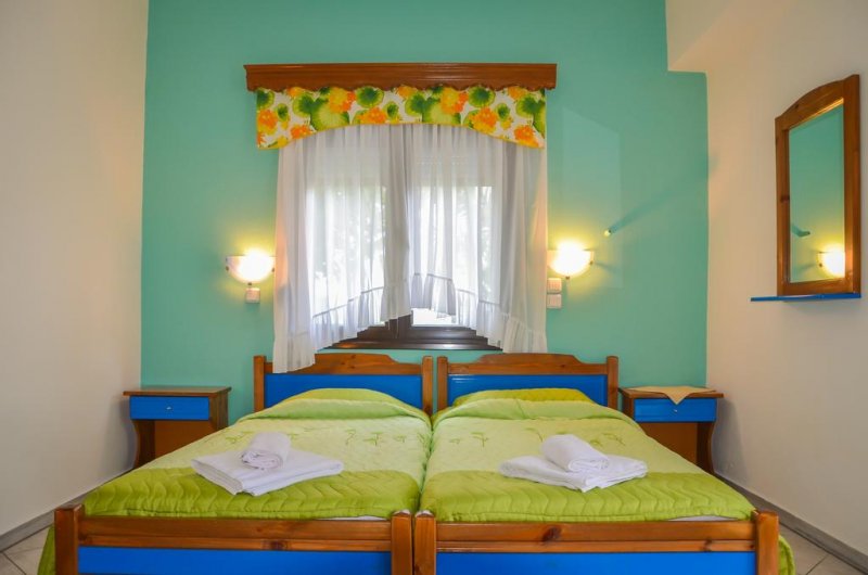 Ifigenia Apartments - Снимка 2