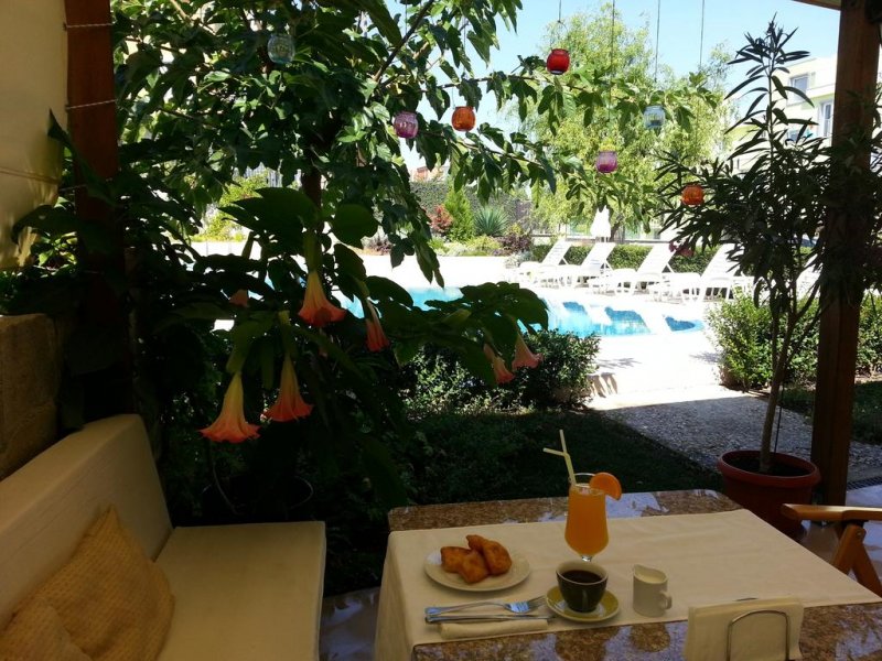 Хотел Музите - Снимка 1