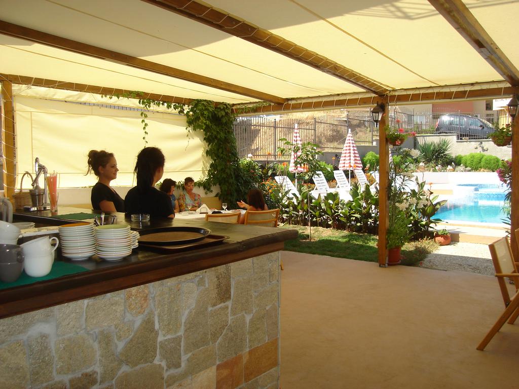 Нощувка на човек със закуска или закуска и вечеря + басейн на 150 м. от плажа в хотел Музите, Созопол - Снимка 18