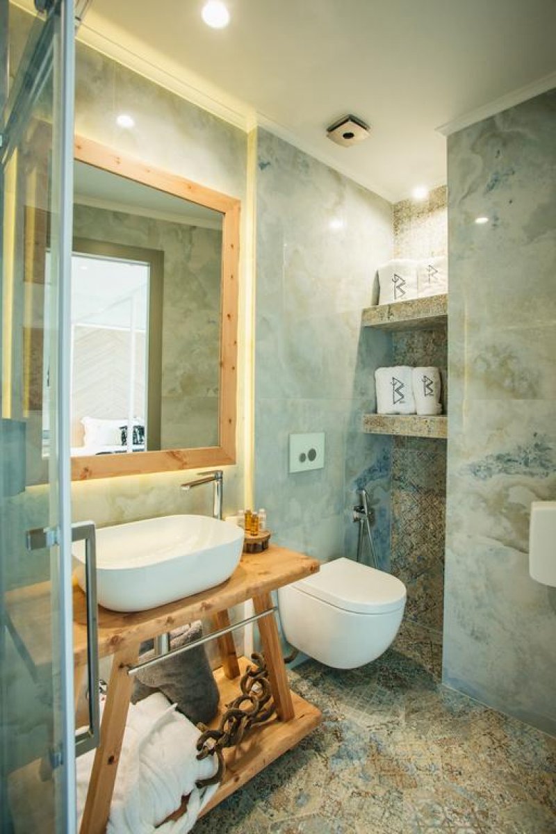 Blue Carpet Luxury Suites - Снимка 3